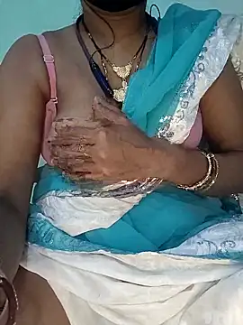 Snapshot of Hotty-Monaa chatting on September 11, 2025, 5:13 pm Hotty-Monaa online show from September 11, 2025, 5:13 pm