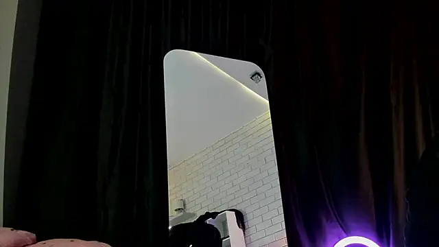 Anjela Botton online show from December 15, 2025, 6:25 pm