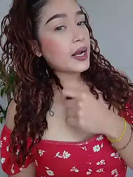 LilithAmber11 online show from November 5, 2025, 5:27 pm