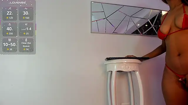 Snapshot of Nini_Beyker chatting on February 7, 2026, 1:19 pm Nini Beyker online show from February 7, 2026, 1:19 pm