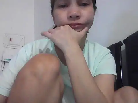 ivyloving4you online show from October 27, 2025, 7:04 pm