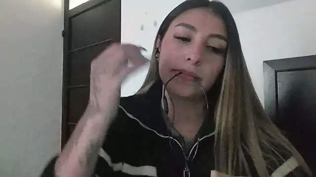 AriaBliss- online show from June 17, 2026, 7:35 pm