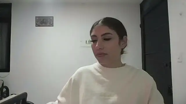 AriaBliss- online show from June 12, 2026, 2:42 am