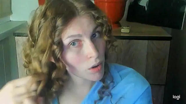Snapshot of JuliaMuuun chatting on May 15, 2026, 9:02 pm JuliaMuuun online show from May 15, 2026, 9:02 pm
