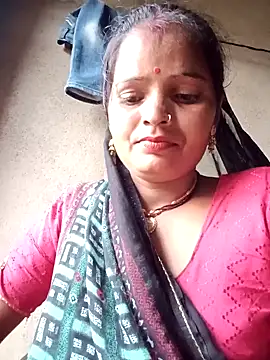 Snapshot of Neelamt12 chatting on September 15, 2025, 1:06 am Neelamt12 online show from September 15, 2025, 1:06 am