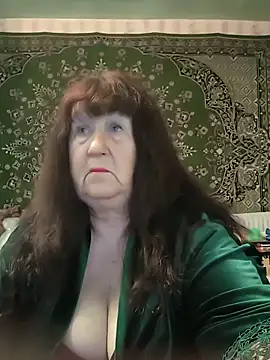 CrystalLime6411 online show from May 15, 2026, 3:32 pm