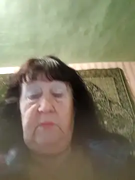 CrystalLime6411 online show from October 25, 2025, 9:41 am