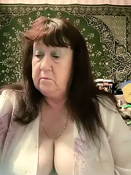 CrystalLime6411 online show from May 12, 2026, 1:13 am