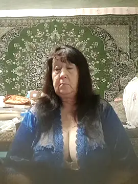 CrystalLime6411 online show from November 12, 2025, 6:23 pm