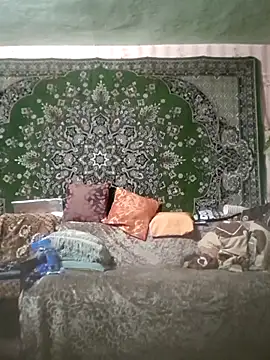 CrystalLime6411 online show from October 18, 2025, 8:11 pm