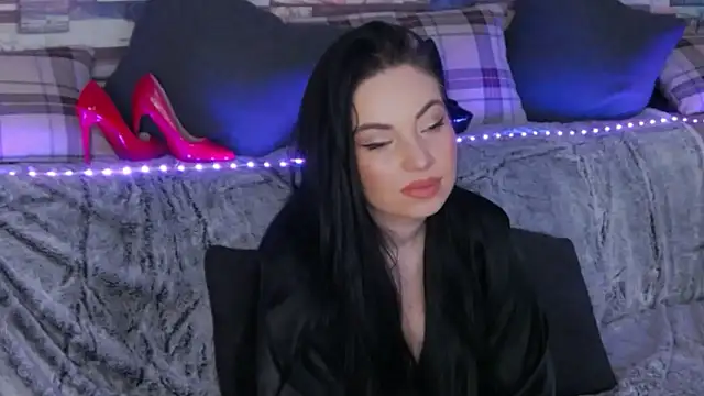 GrayLunna online show from January 10, 2026, 6:31 am