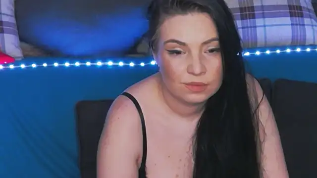 Snapshot of GrayLunna chatting on March 21, 2026, 8:19 am GrayLunna online show from March 21, 2026, 8:19 am