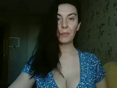 Snapshot of KatalinaQE chatting on September 15, 2025, 6:36 am KatalinaQE online show from September 15, 2025, 6:36 am