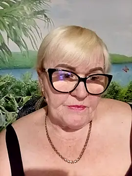 VioletSweet5566 online show from April 13, 2026, 4:44 pm