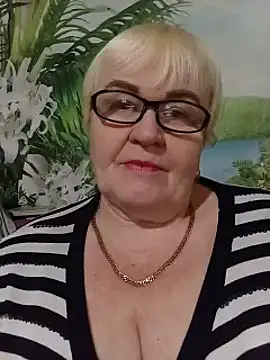 VioletSweet5566 online show from November 18, 2025, 1:36 pm