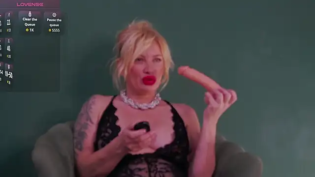 NatashaIvacenko online show from November 15, 2025, 4:05 am