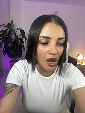 Snapshot of Julieta92_ chatting on May 25, 2026, 11:14 pm Julieta92 online show from May 25, 2026, 11:14 pm