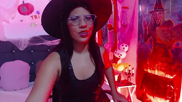 SamantaSweett  online show from October 23, 2025, 2:16 pm