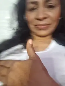 Snapshot of floresblancas chatting on October 2, 2025, 12:19 pm floresblancas online show from October 2, 2025, 12:19 pm