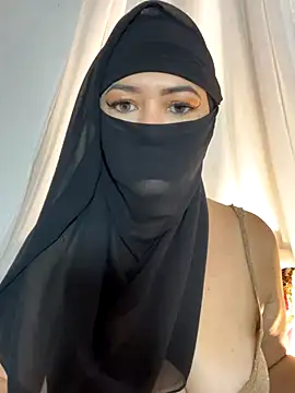 Snapshot of Amyraa_ chatting on October 22, 2025, 1:10 pm Amyraa online show from October 22, 2025, 1:10 pm