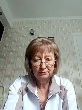 AlikaSwan5821 online show from October 17, 2025, 10:29 am