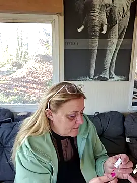 Misspapillon1840 online show from November 26, 2025, 10:26 am