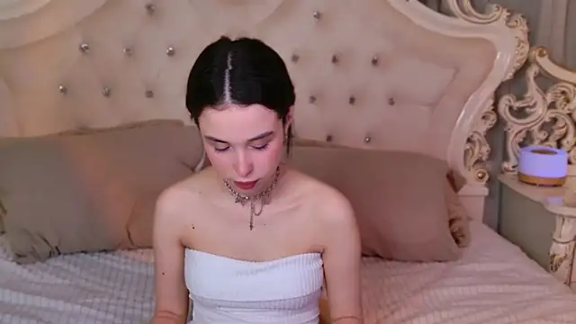 LANA MILANO online show from October 30, 2025, 11:19 am