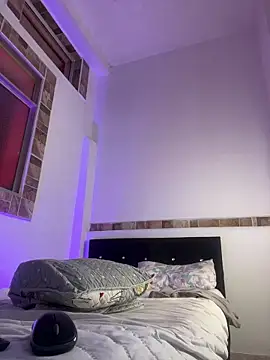 max valiant1 online show from November 10, 2025, 4:34 pm