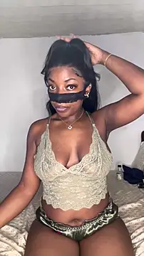 Snapshot of _foreigntitts chatting on November 9, 2025, 9:19 pm foreigntitts online show from November 9, 2025, 9:19 pm