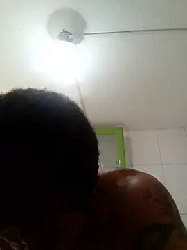 moreno25centimetro online show from December 15, 2025, 2:45 pm