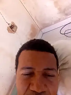 moreno25centimetro online show from April 18, 2026, 5:26 pm