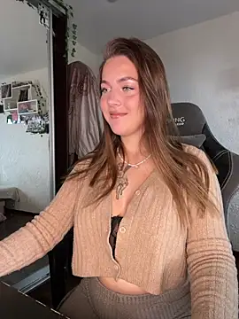 Snapshot of MikssMolly chatting on October 3, 2025, 3:41 am MikssMolly online show from October 3, 2025, 3:41 am