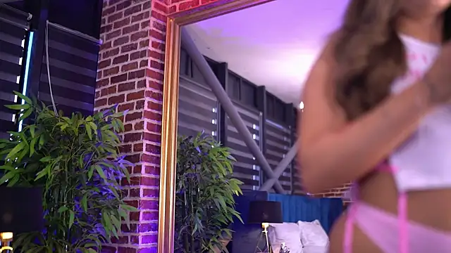 MillaSerene online show from October 30, 2025, 5:28 am