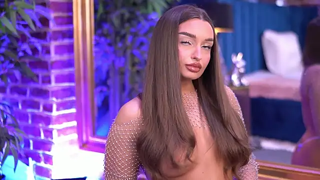 MillaSerene online show from November 13, 2025, 7:23 am