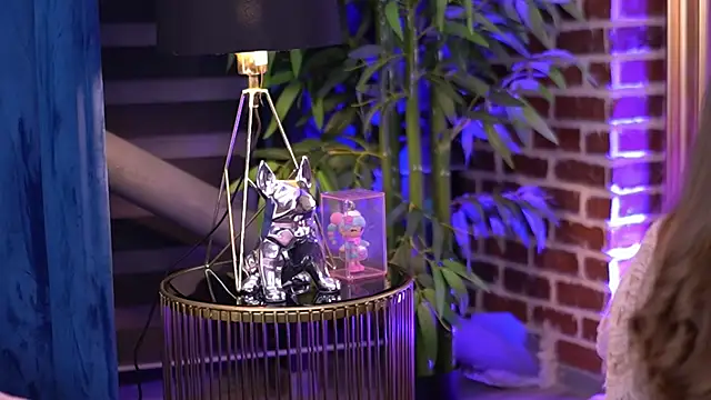 MillaSerene online show from November 5, 2025, 4:59 am