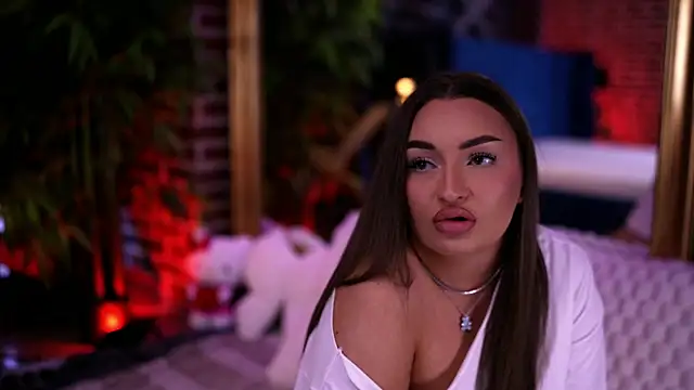 Snapshot of MillaSerene chatting on March 1, 2026, 6:02 am MillaSerene online show from March 1, 2026, 6:02 am