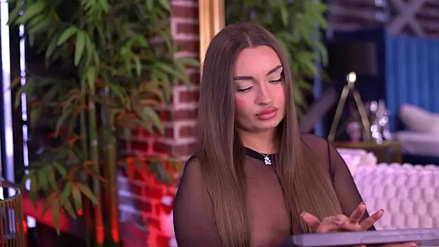 Snapshot of MillaSerene chatting on January 17, 2026, 6:39 am MillaSerene online show from January 17, 2026, 6:39 am