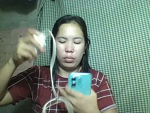 pinaysinglemommm online show from November 12, 2025, 9:07 pm