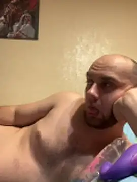 LuckyGirlfriends online show from January 7, 2026, 6:35 pm