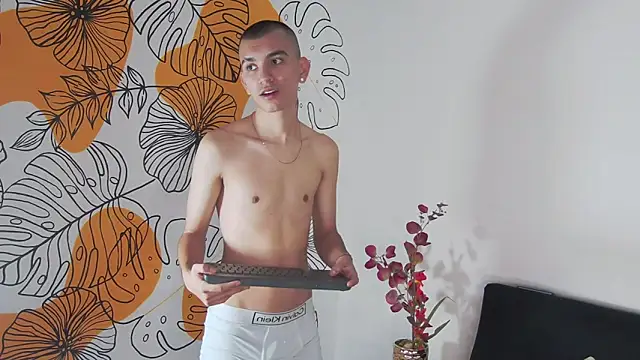 RowanCley online show from October 30, 2025, 12:25 pm