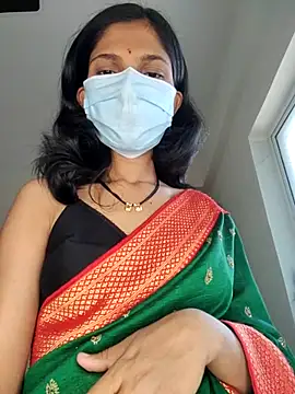 Shivani2002 online show from April 8, 2026, 9:22 am