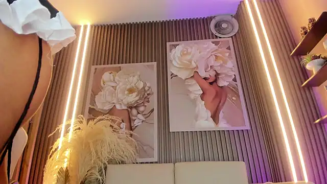 Ailee naughty online show from October 17, 2025, 2:15 am