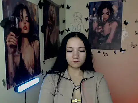 Em7MaA online show from November 11, 2025, 1:17 pm