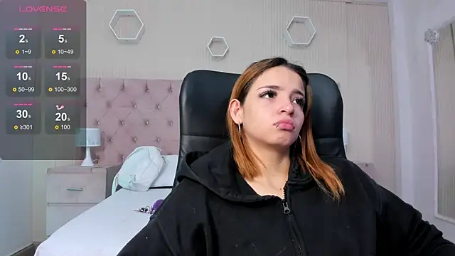 Snapshot of MadisonSky_ chatting on October 21, 2025, 12:48 pm MadisonSky online show from October 21, 2025, 12:48 pm