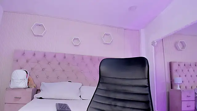 Snapshot of MadisonSky_ chatting on November 15, 2025, 12:31 pm MadisonSky online show from November 15, 2025, 12:31 pm