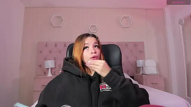 Snapshot of MadisonSky_ chatting on November 26, 2025, 12:49 pm MadisonSky online show from November 26, 2025, 12:49 pm