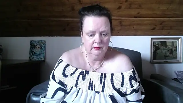 TiffanyMature online show from May 24, 2026, 3:12 pm