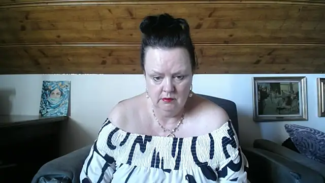 TiffanyMature online show from May 26, 2026, 8:23 am