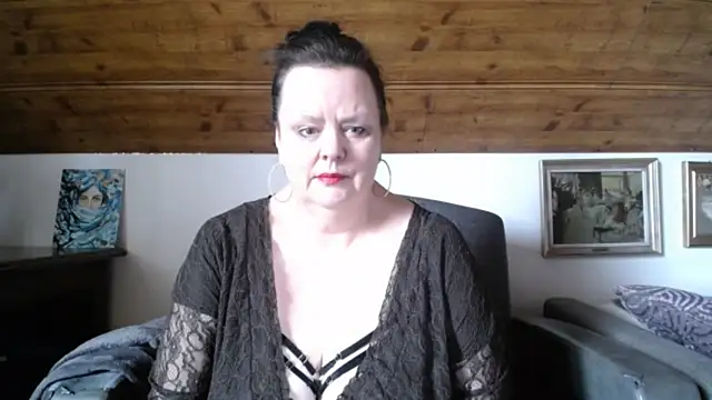 TiffanyMature online show from April 24, 2026, 9:11 am