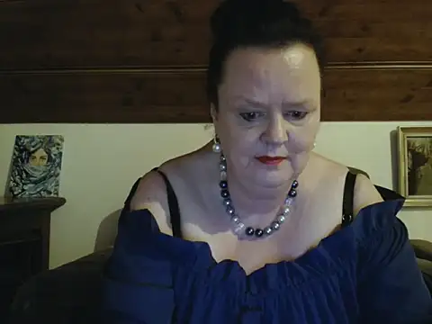TiffanyMature online show from April 30, 2026, 8:57 pm